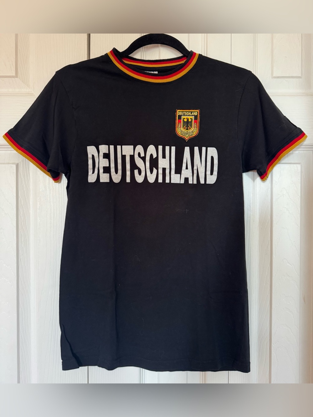 Deutschland Graphic Short-Sleeve Tee - Black with Flag Trim